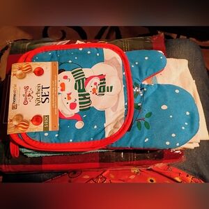 NWT Snowman Kitchen 5PC Set - Blue and Red